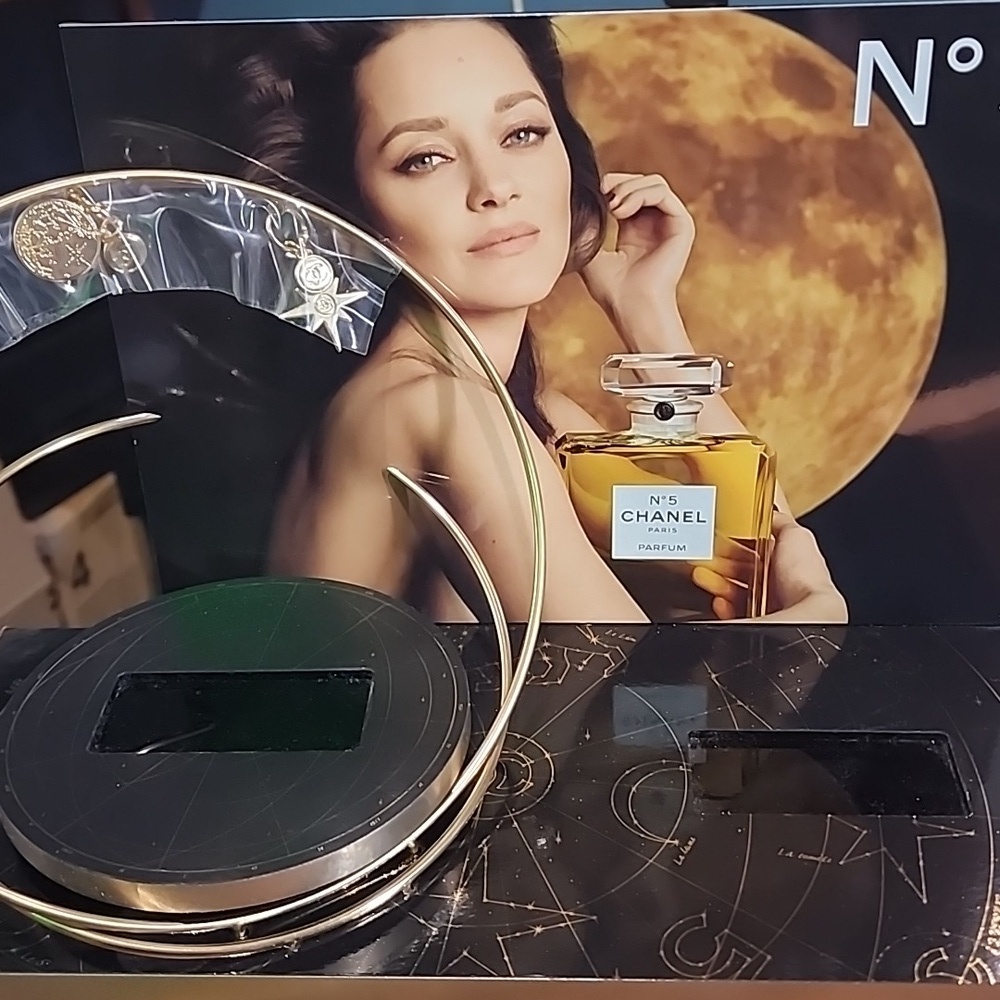 Chanel Original Display